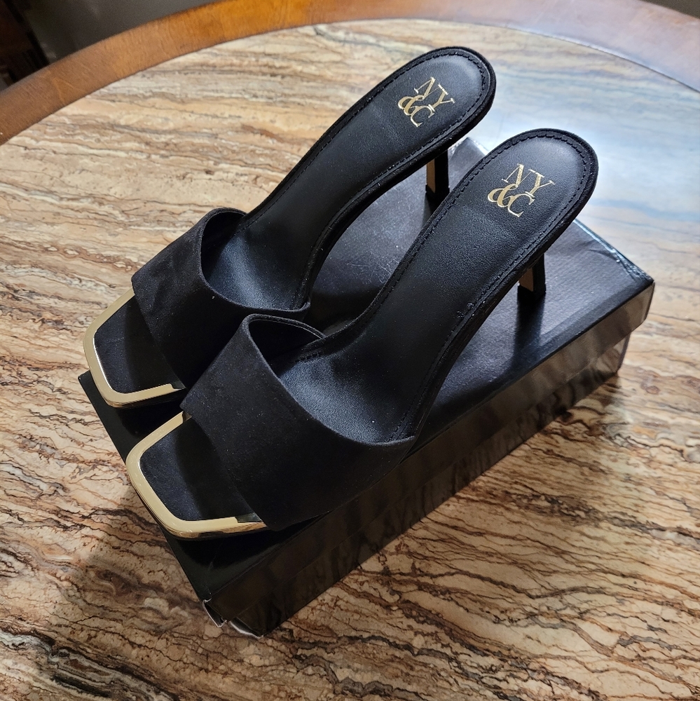 New York and Co. Bkack Mule slides